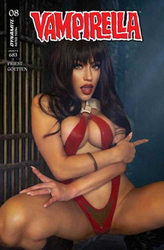 Vampirella #8 Cover E Cosplay Rachel Hollon Variant