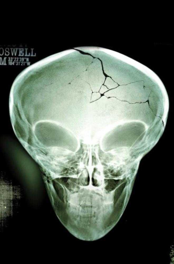 X Files (2026) #1 Cover H Roswell Photo Foil Full Art Variant